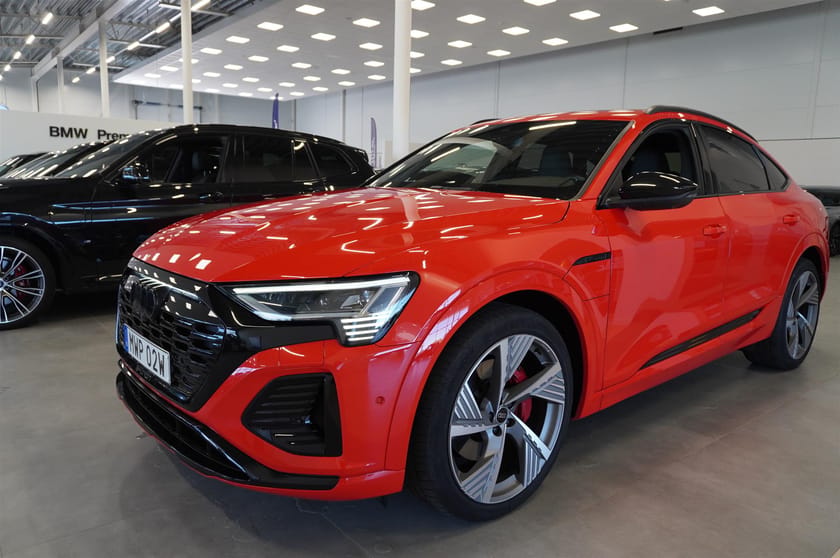 Bild 3 av Audi Q8 Sportback 55 e-tron quattro Moms S-Line Pano B O Sportstol 22