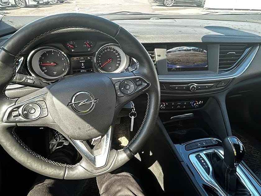 Bild 3 av Opel Insignia Sports Tourer 1.5 Turbo 165hk | Backkamera | Rattvärme