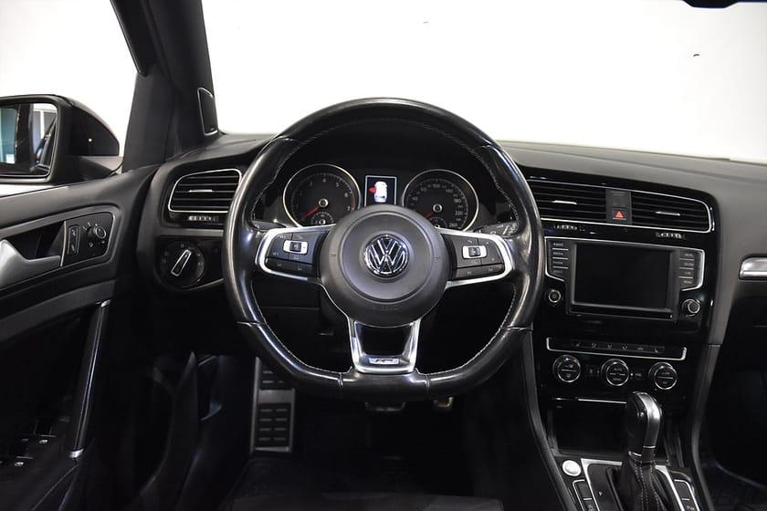 Bild 2 av Volkswagen Golf Sportscombi 1.4 TSI R-Line Drag D-Värm Pano Skinn AdaptivF 150hk