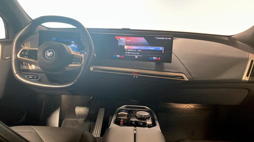 Bild 4 av BMW iX xDrive40 Head Up display, 360 kamera