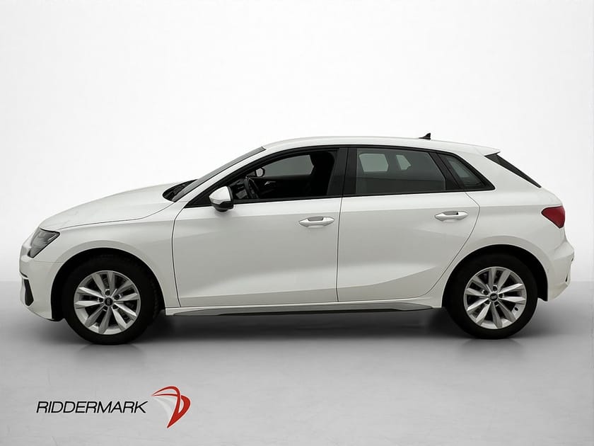 Bild 4 av Audi A3 Sportback 35 TFSI Proline Cockpit Sensorer CarPlay