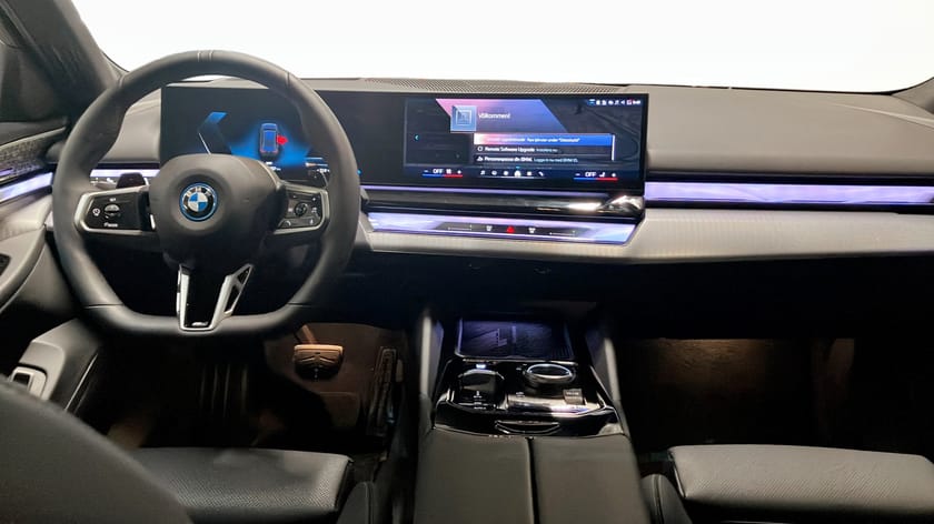 Bild 4 av BMW 530e xDrive Touring M  Sport Business Edition Bowers & Wilkins ljudsystem