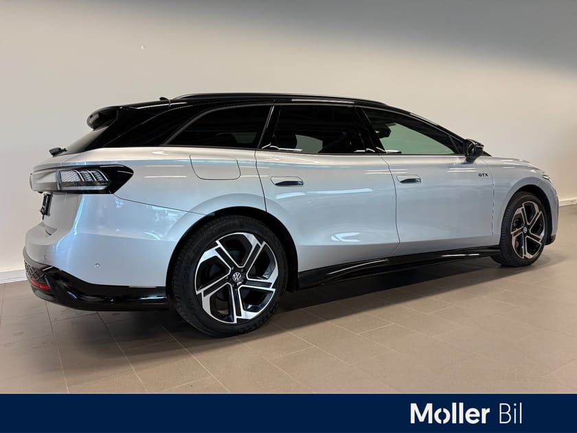 Bilde 3 av Volkswagen ID.7 GTX Tourer