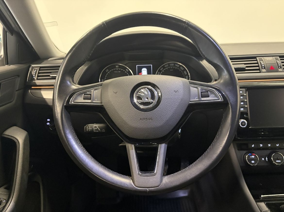 Škoda Škoda Superb Kombi — bild 14