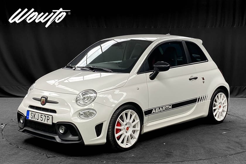 Bild 1 av Abarth 595 Esseesse 180HK /Akrapovic /Skalstolar/ Kolfiber