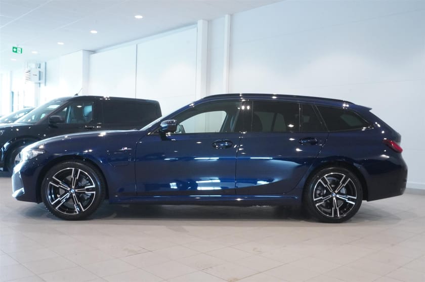 Bild 3 av BMW 330e xDrive Touring M Sport Active Edt. Drag HiFi Fartpilot BSI