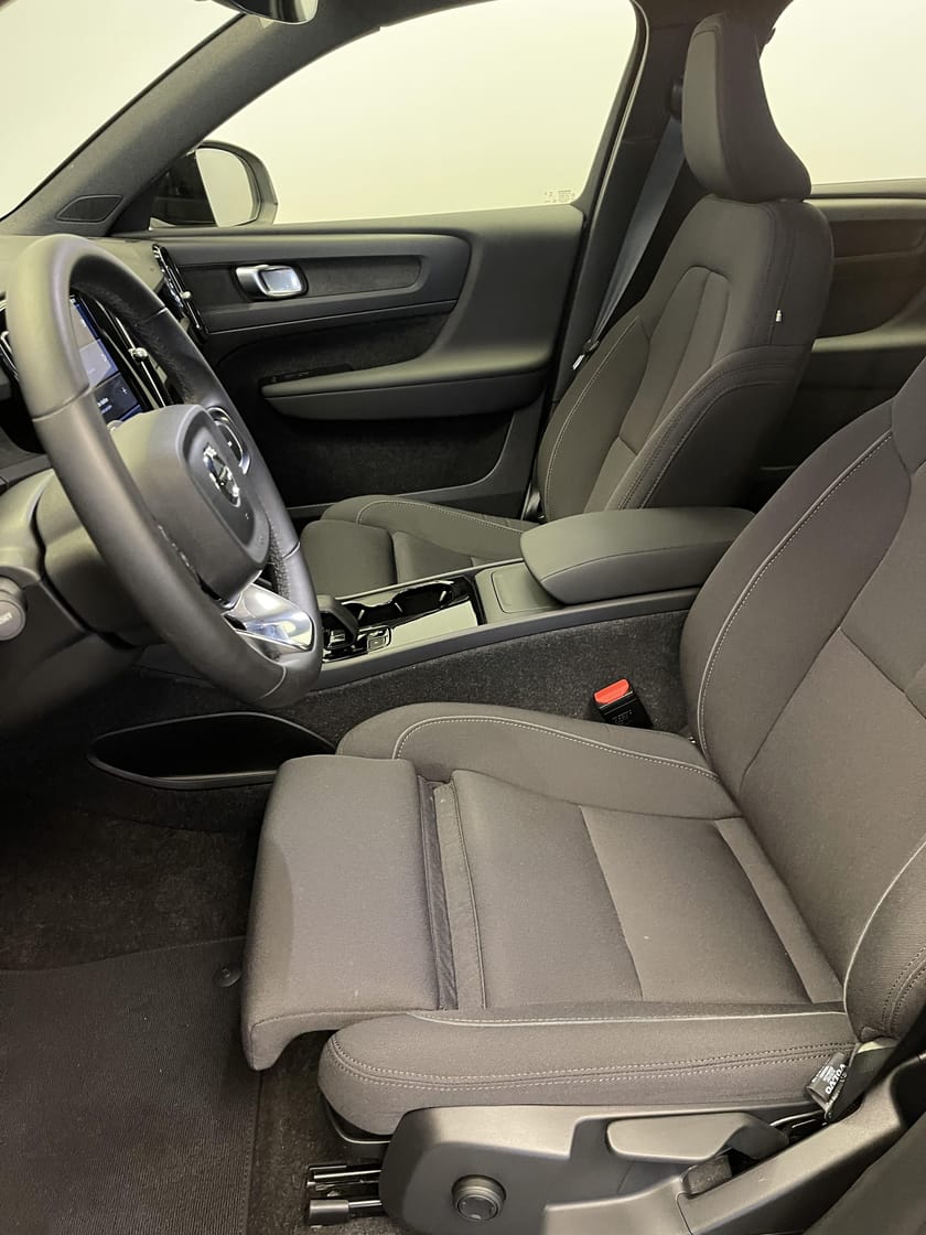 Bild 4 av Volvo XC40 Recharge Single Motor Core / Navigation / Backkamera / Metallic /