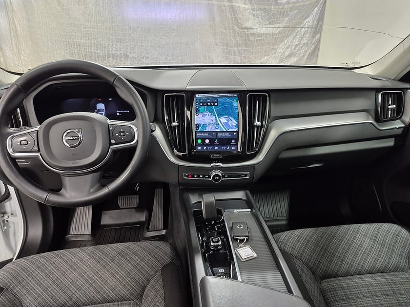 Bild 4 av Volvo XC60 Recharge Core Bright plug in AWD 350HK 4x4 Panorama