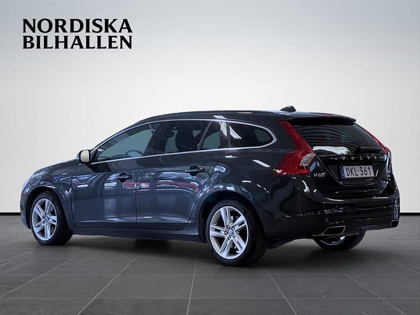 Bild 5 av Volvo V60 D4 AWD Geartronic Momentum Business Edition Drag Harman