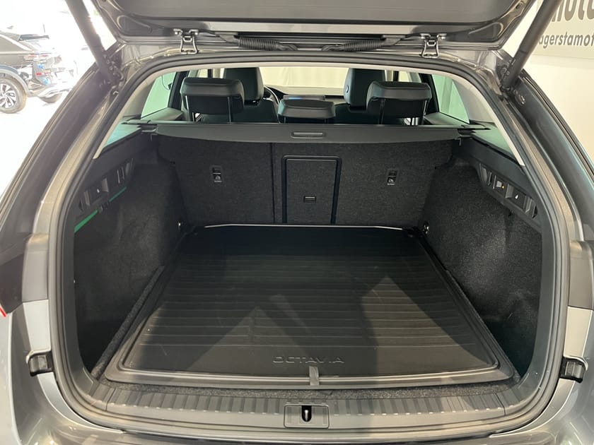 Bild 5 av Škoda Octavia Kombi STYLE 1,5 TSI 150 M-HEV Drag, värmare