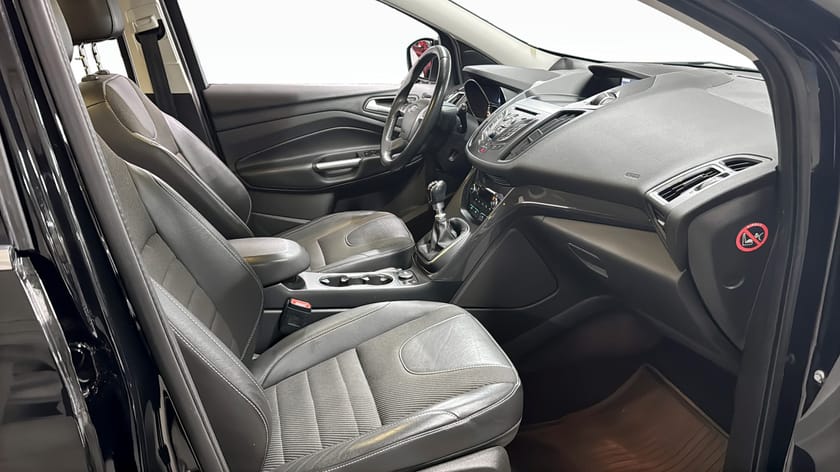 Bild 3 av Ford Kuga Titanium / Dragkrok / Ny kamrem /