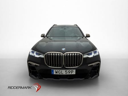 BMW X7 M50i xDrive 7-sits Sky Lounge B&W Luftfj 360° SoftCl