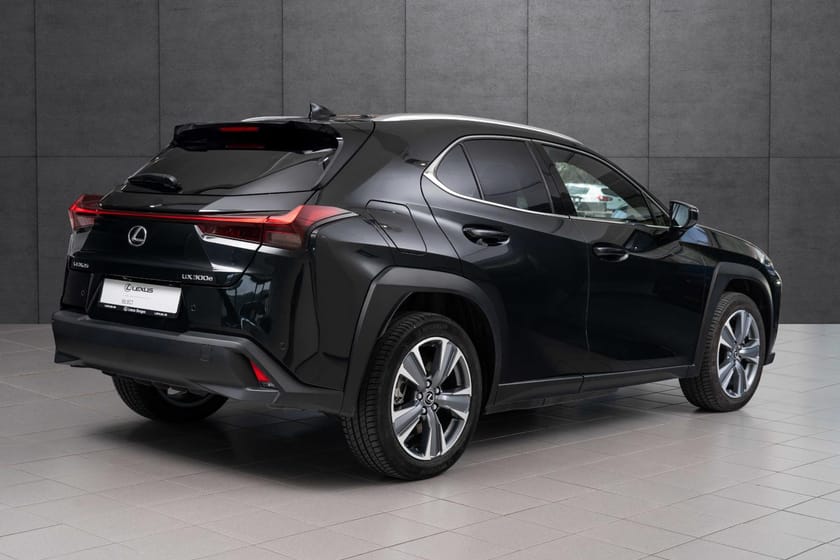 Bilde 5 av Lexus UX 300e FWD Edition35