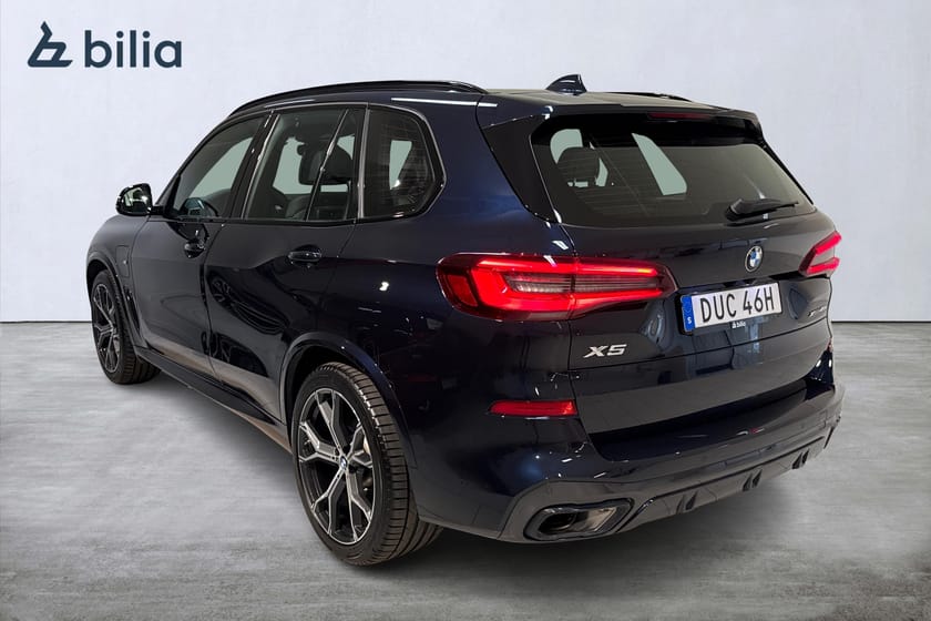 Bild 2 av BMW X5 xDrive45e iPerformance 45e M Sport / Pano / Luft / Driving Prof / 360/HUD/Drag
