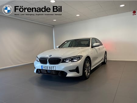 BMW 330e Sedan