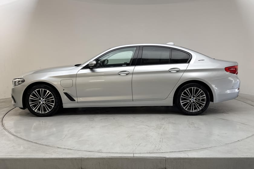 Bild 3 av BMW 530e iPerformance Sedan 530 (252hk) Reparationsobjekt