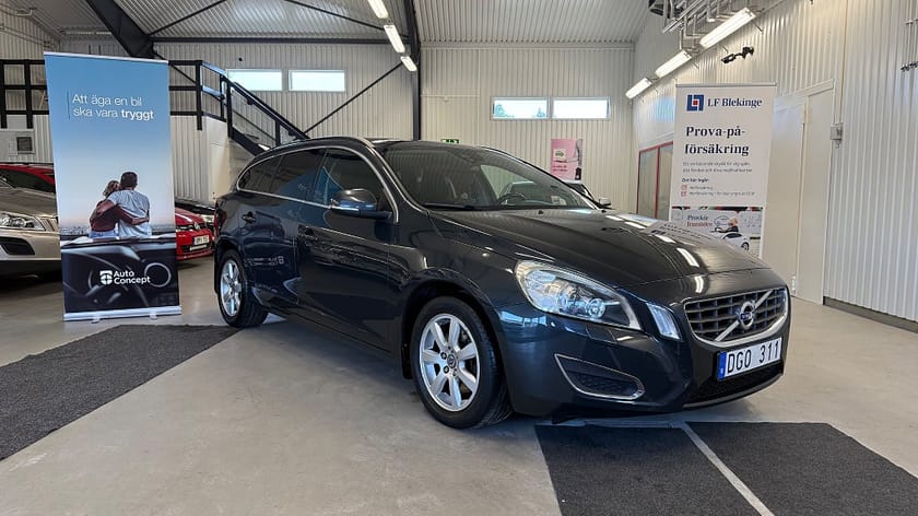 Bild 1 av Volvo V60 D3 Geartronic, 136hk Momentum *Drag*