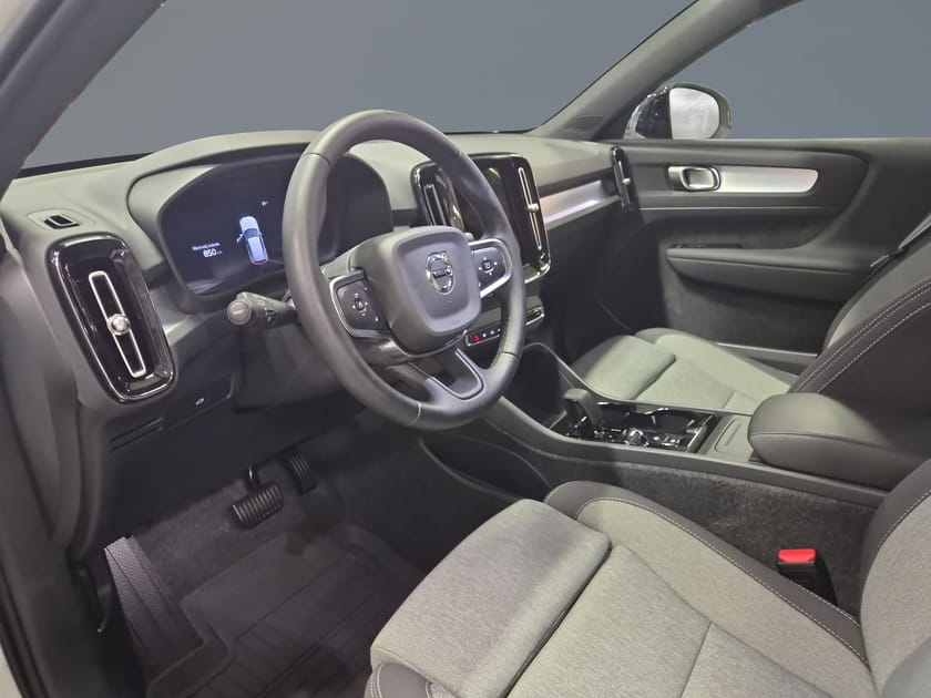 Bild 5 av Volvo XC40 B4 FWD Bensin Plus Dark