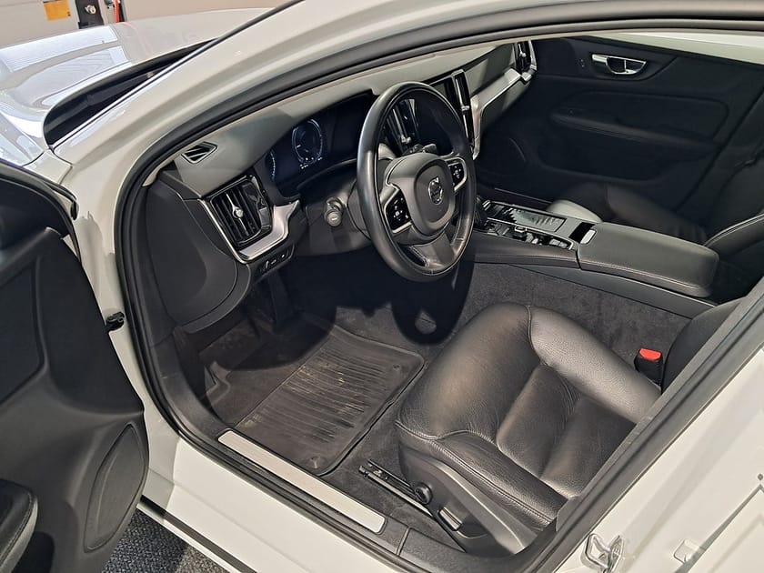 Bild 5 av Volvo V60 T6 Recharge plug in AWD 340HK 4x4 Läder