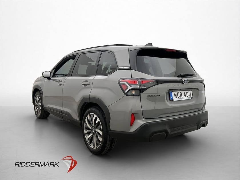 Bild 5 av Subaru Forester e-Boxer 136hk AWD Pano H/K Kamera CarPlay