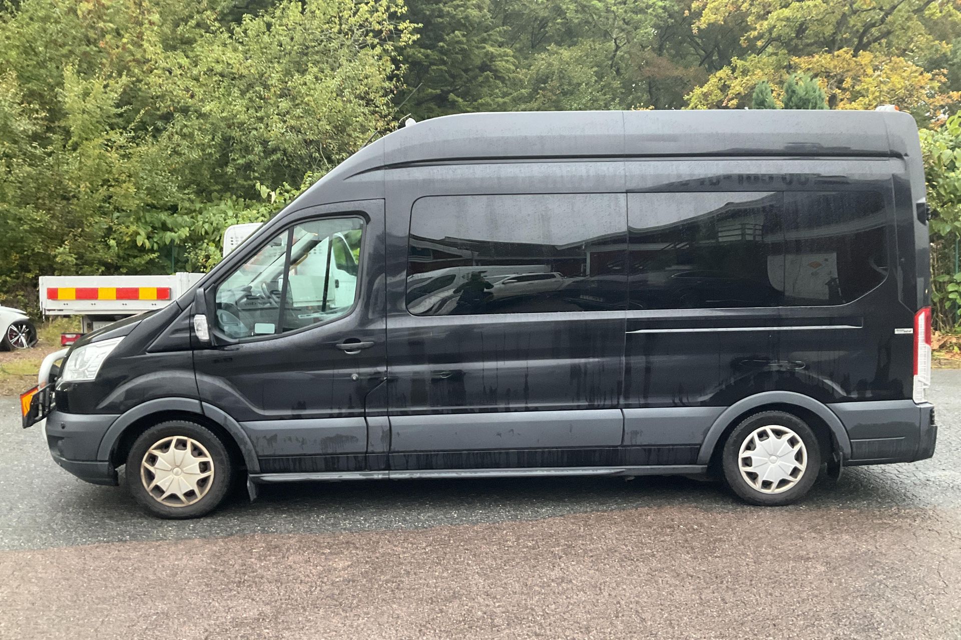 Ford Transit 350 Kombi 2.0 TDCi 2018, bild 2/10
