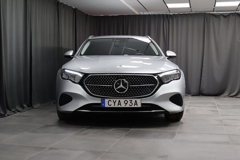 Bild 3 av Mercedes-Benz E 220 T d Avantgarde Advanced Säteskomfortpaket Keyless