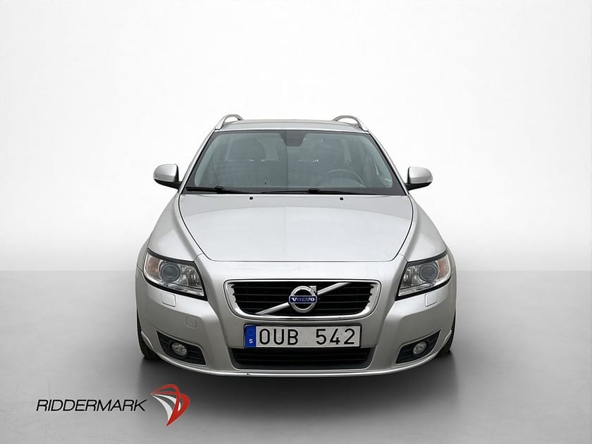 Bild 2 av Volvo V50 D3 Momentum Läder Värm P-Sensorer Drag Välservad
