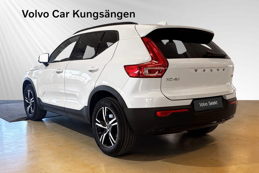Bild 4 av Volvo XC40 B3 FWD Bensin Plus Dark 360-kamera Rattvärme Förarstödpaket Selekt