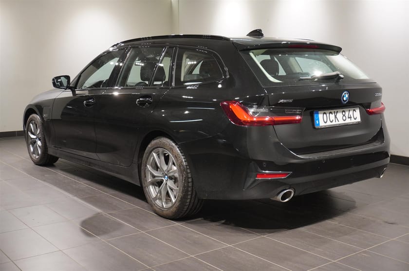 Bild 2 av BMW 330e xDrive Touring Sport Line Drag Live Cockpit Prof.