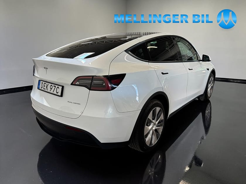 Bild 3 av Tesla Model Y Long Range AWD Panorama Kamera Autopilot Drag