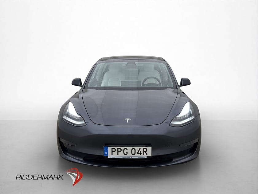 Bild 3 av Tesla Model 3 Long Range AWD MOMS Dragkrok Ljus Interiör