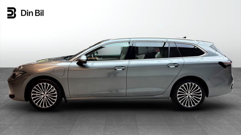 Bild 2 av Volkswagen Passat Variant eHybrid Elegance PHEV 1.5 TSI 272hk DSG6