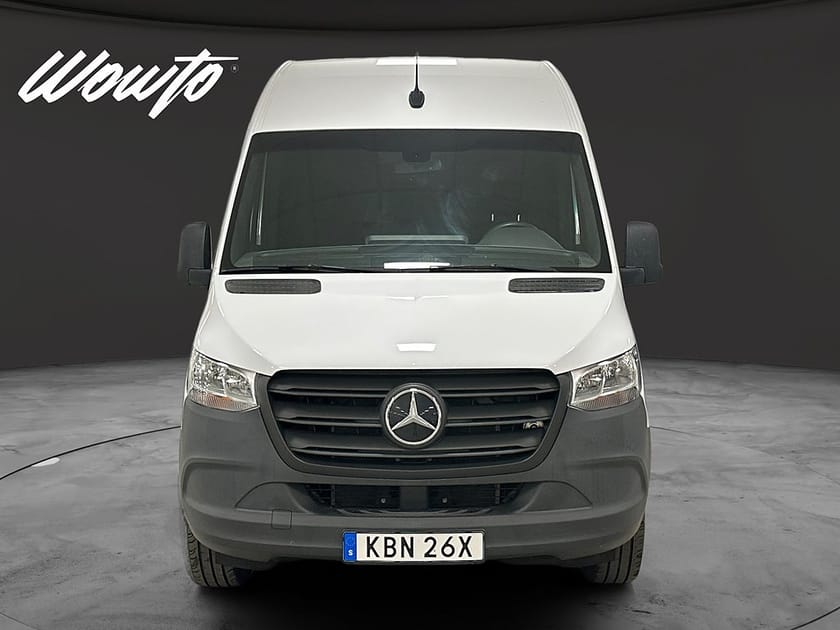 Bild 2 av Mercedes-Benz eSprinter 55 kWh L2H2 / V-inredd / Moms