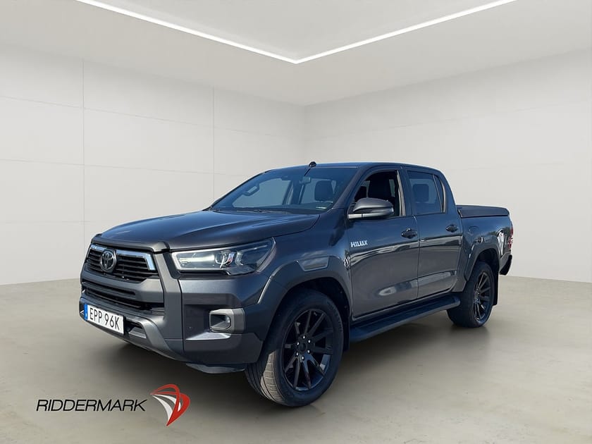 Bild 1 av Toyota Hilux Dubbelhytt Invincible 2.8 4WD Värm JBL Drag CARPLAY Moms
