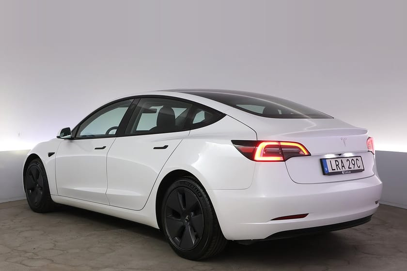 Bild 4 av Tesla Model 3 Standard Range Refresh AP Pano V-hjul
