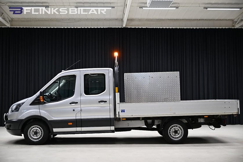 Bild 2 av Ford Transit 350 Chassi Dubbelhytt TDCi AWD 170HK Flak|Drag|Värmare|NyKamrem|Leasbar