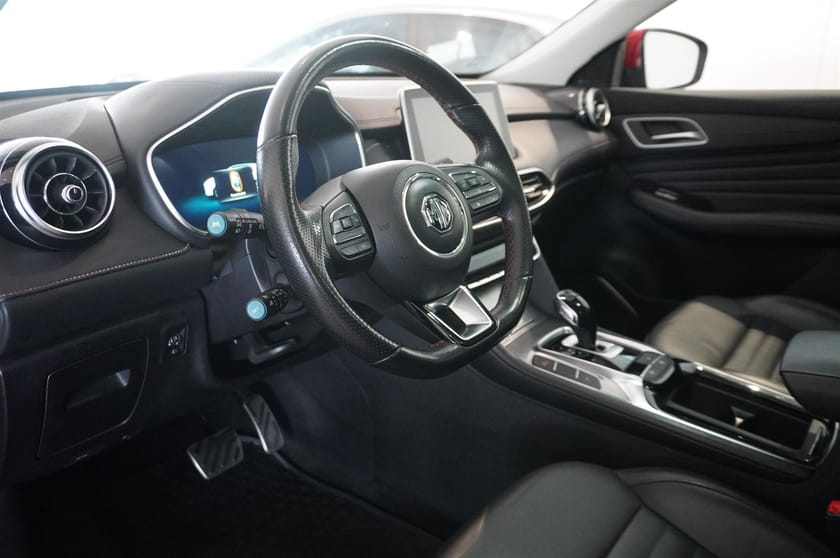 Bild 2 av MG EHS PHEV 1.5T Luxury Panorama