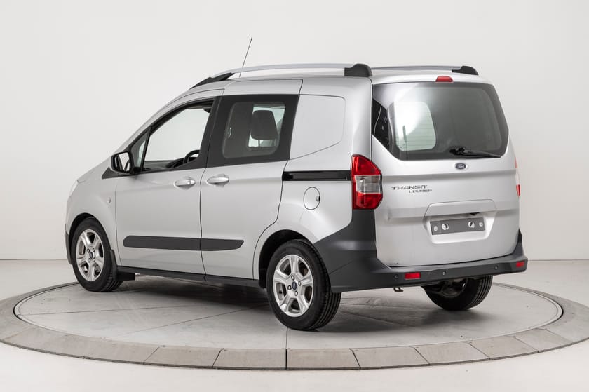 Bilde 4 av Ford Transit Courier 1.5 TDCi Auksjon! Les Tekst