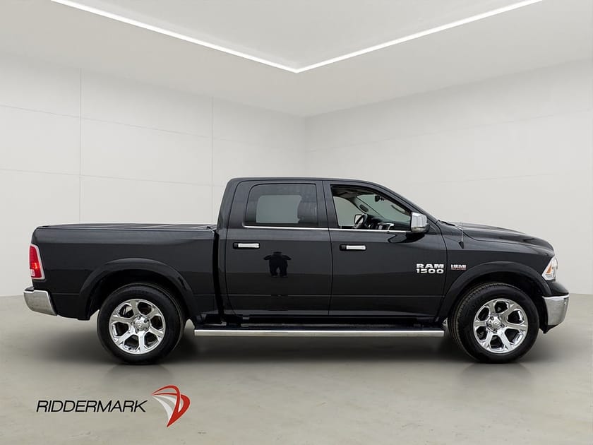 Bild 2 av RAM 1500 Crew Cab Dodge Laramie 5.7 4x4 Luft Alpine Kamera Drag Skinn