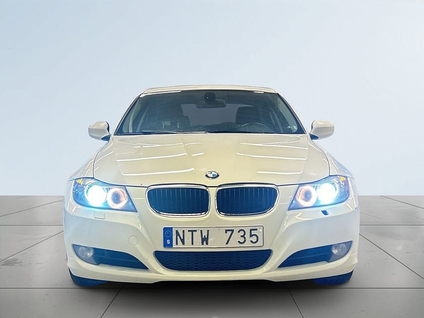 Bild 2 av BMW 320d Sedan 2.0 S&V-Hjul/MoK-Värm/P-Sens/Kamkedja