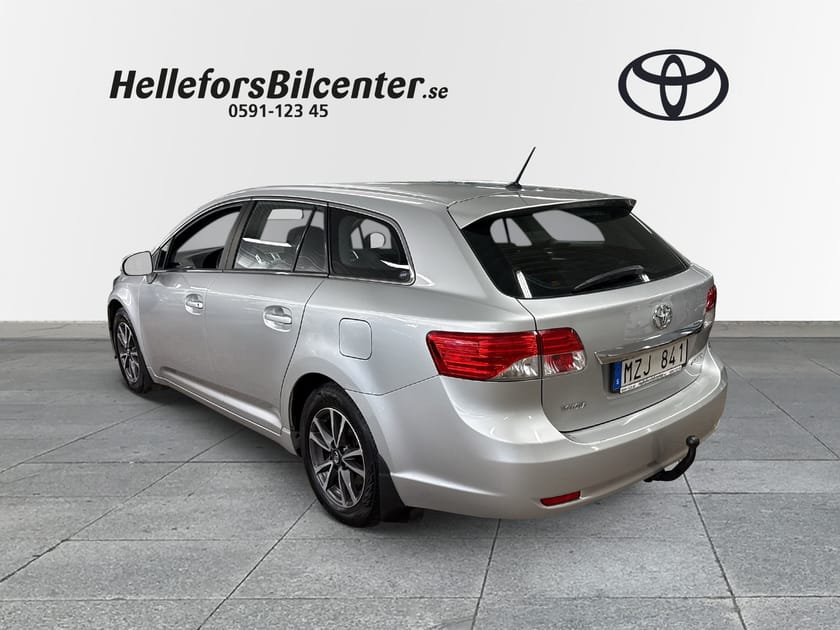 Bild 2 av Toyota Avensis Kombi TS 2,0D 124hk Business DRAG Motorv