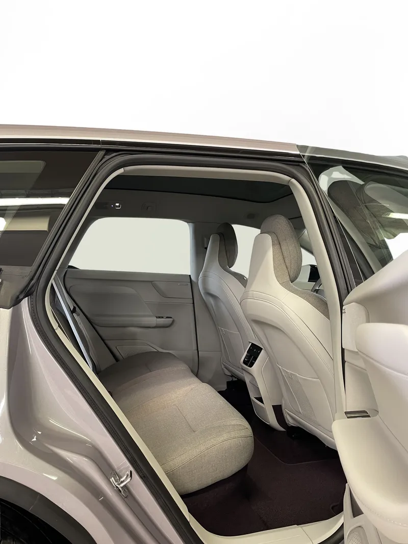 Bild 10 av 11 – Volvo EX60 (Test Series) EX60 P10 AWD (Test Vehicle) Ultra