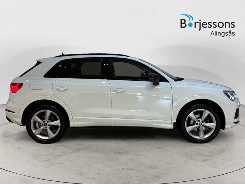 Bild 2 av Audi Q3 35 TFSI TSI 150hk S-Tronic Värmare/Drag/Kamera/Svart Optik