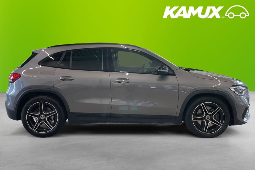 Bild 2 av Mercedes-Benz GLA 250 4MATIC 4M AMG  Pano Widescreen HuD 360 ° Drag