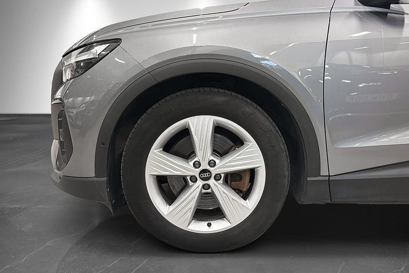 Bild 2 av Audi Q4 45 e-tron quattro 265hk Moms Drag B-kamera Cockpit
