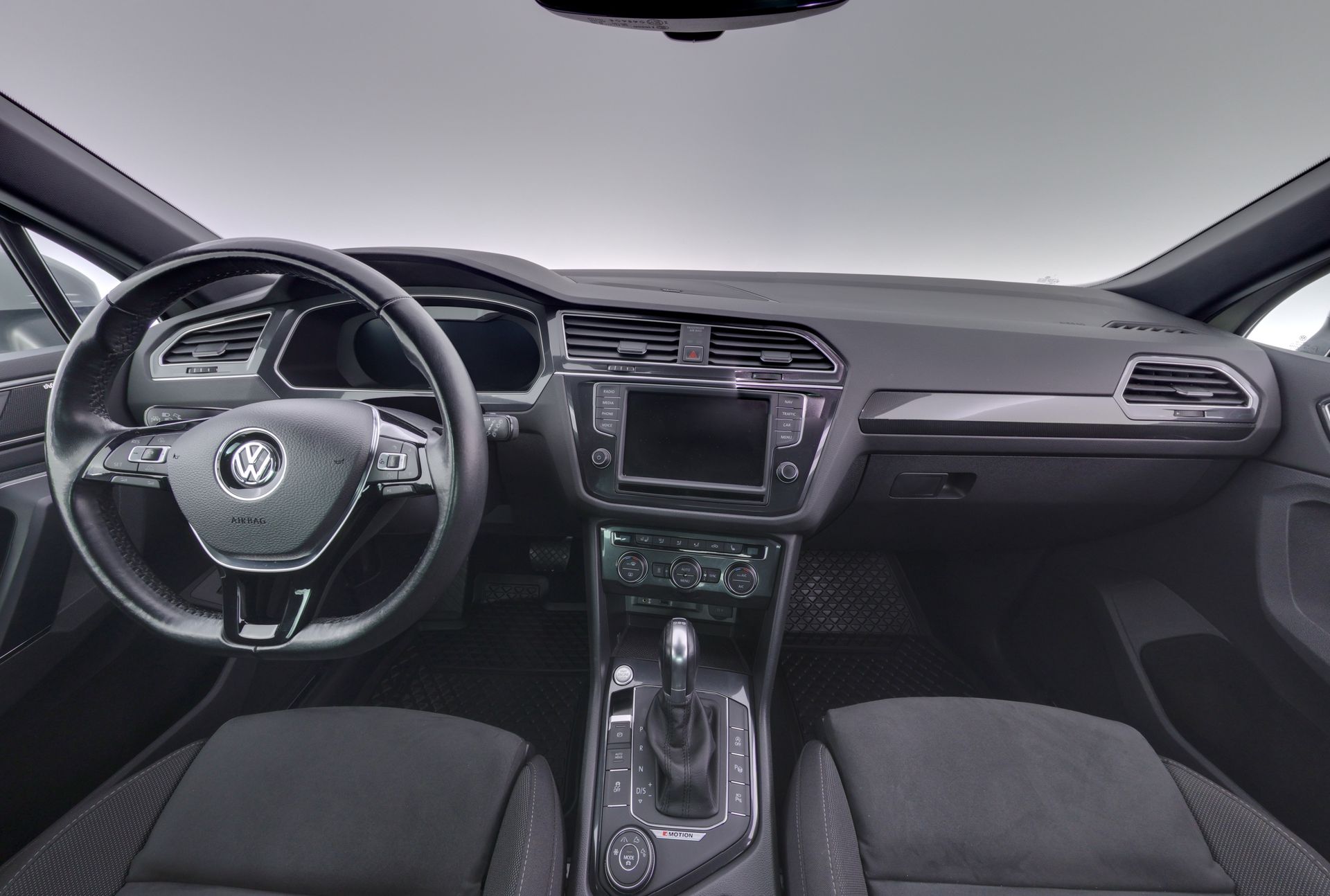 Volkswagen Tiguan 2017, bild 7/10