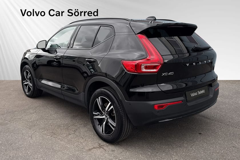 Bild 4 av Volvo XC40 B3 FWD Bensin Plus Dark