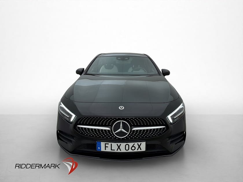 Bild 2 av Mercedes-Benz A 250 e Sedan AMG Line Night paket Pano Burmester Drag