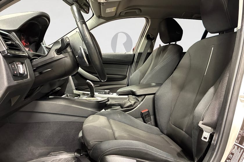 Bild 3 av BMW 320d xDrive Touring 184 HK SPORT LINE AUT PDC 0.44L/MIL