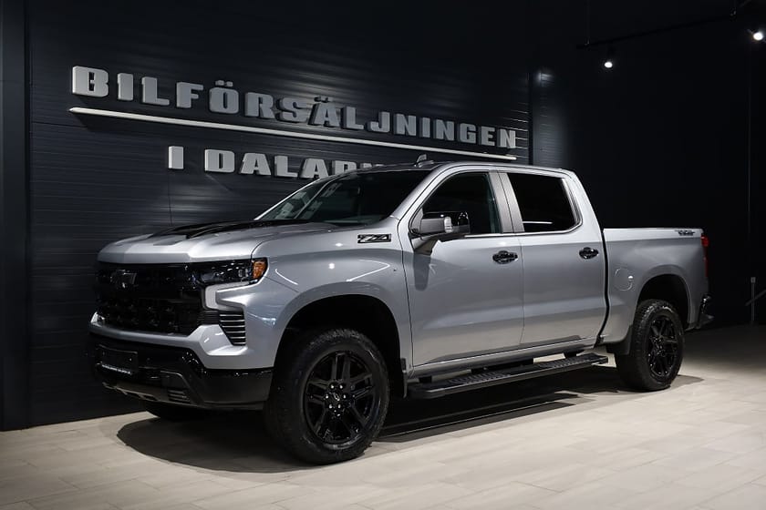 Bild 1 av Chevrolet Silverado 1500 Crew Cab Trail Boss 3.0 Duramax Diesel 309hk *LÅG SKATT*